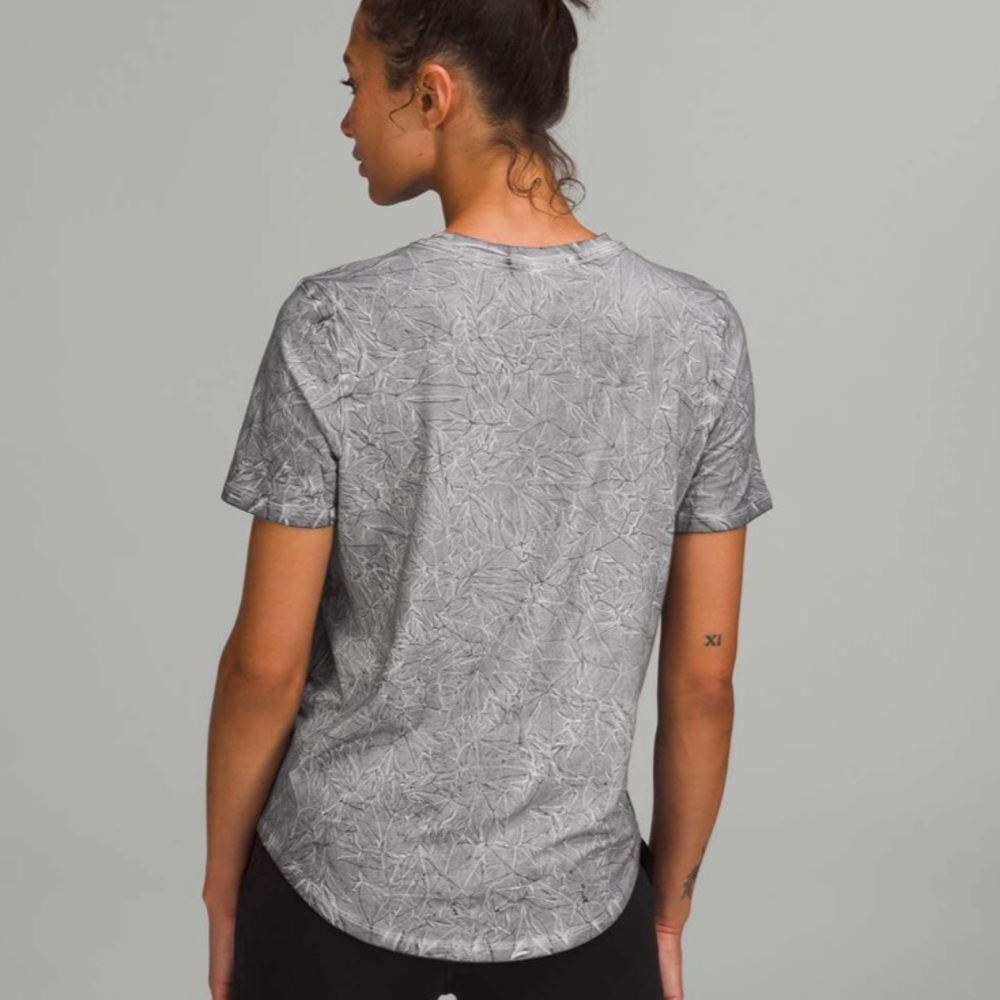 Lululemon Love Crew T-Shirt Summit Wash Graphite Grey - Picture 2 of 5